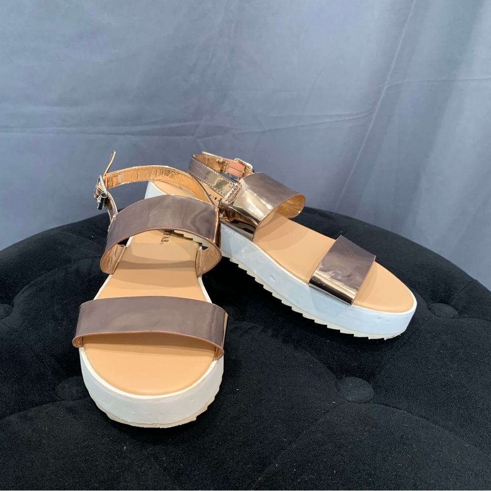 JustFab Rose Gold Platform Sandals, size 6 - Picture 5 of 9